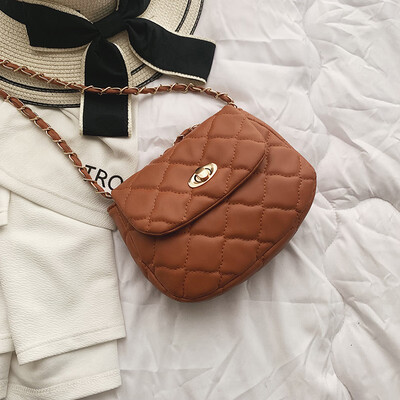 Bag female 2019 new wave Korean fashion cloud bag rhombic chain bag wild ins shoulder shoulder Messenger bag
Bag female 2019 new wave Korean fashion cloud bag rhombic chain bag wild ins shoulder shoulder Messenger bag