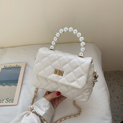 Summer small fragrance bag female 2019 new wave fashion pearl portable wild chain shoulder slung small square bag
Summer small fragrance bag female 2019 new wave fashion pearl portable wild chain shoulder slung small square bag