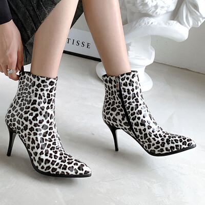 Rose Womens Patent Leopard Boots Middle-Heeled Ankle Zipper Casual Boots Shoes
Rose Womens Patent Leopard Boots Middle-Heeled Ankle Zipper Casual Boots Shoes