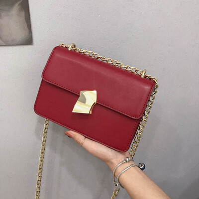 The Korean version of the broadband womens tide is stylish&simple with a single shoulder slant bag
The Korean version of the broadband womens tide is stylish&simple with a single shoulder slant bag