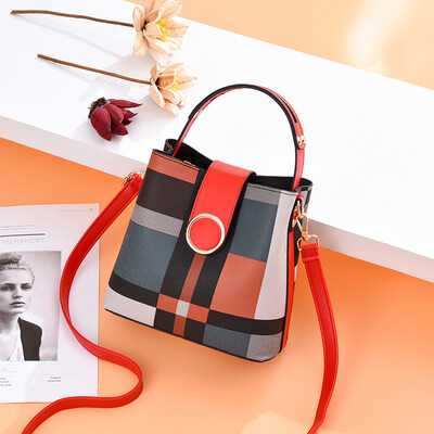 In summer the new ladies Korean wave Joker single shoulder diagonal bag color portable bucket bag
In summer the new ladies Korean wave Joker single shoulder diagonal bag color portable bucket bag