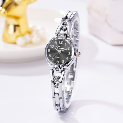 RM Casual Fashion Digital Scale Dial Alloy Diamond Watch Strap Ladies Quartz Watch 
RM Casual Fashion Digital Scale Dial Alloy Diamond Watch Strap Ladies Quartz Watch