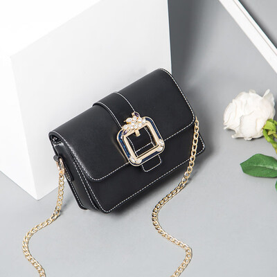 Summer days ins single - shouldered young girl on the Korean version of the chain satchel satchel students fashion
Summer days ins single - shouldered young girl on the Korean version of the chain satchel satchel students fashion