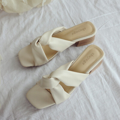 Slippers women wear Korean version fashion outside summer ins rough&beach cool drag
Slippers women wear Korean version fashion outside summer ins rough&beach cool drag