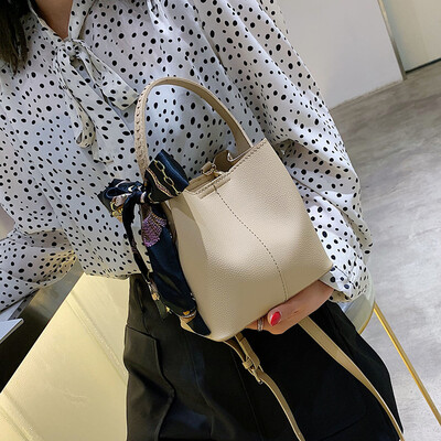Advanced sense bag foreign gas bucket bag fashion handbag female bag 2019 new French small scarf scarves bag
Advanced sense bag foreign gas bucket bag fashion handbag female bag 2019 new French small scarf scarves bag