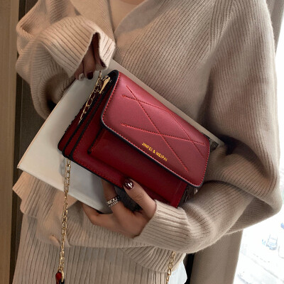 Ins super fire port wind chic small square bag female fashion chain simple casual 2019 new small black bag Messenger bag
Ins super fire port wind chic small square bag female fashion chain simple casual 2019 new small black bag Messenger bag