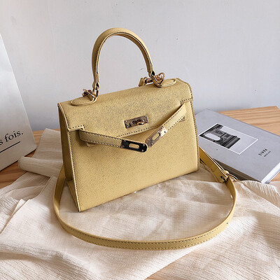 New texture small bag female 2019 new wave Korean version of the wild single shoulder slung fashion portable simple Kelly bag
New texture small bag female 2019 new wave Korean version of the wild single shoulder slung fashion portable simple Kelly bag