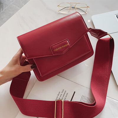 Female 2019 new Korean version of ins super fire temperament Joker small square bag chic fashion shoulder diagonal bag
Female 2019 new Korean version of ins super fire temperament Joker small square bag chic fashion shoulder diagonal bag