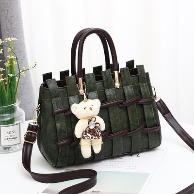 Ladies bag 2019 Europe&the new womens bag PU leather fashion handbags trend shoulder bag wholesale
Ladies bag 2019 Europe&the new womens bag PU leather fashion handbags trend shoulder bag wholesale