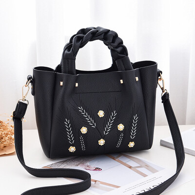 Womens bag 2019 spring&summer new bag European&American big bag fashion wild womens bag Messenger bag
Womens bag 2019 spring&summer new bag European&American big bag fashion wild womens bag Messenger bag