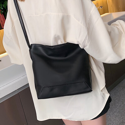 Advanced sense bag foreign air female bag 2019 new wave Korean version of the wild large capacity single shoulder texture fashion bucket bag
Advanced sense bag foreign air female bag 2019 new wave Korean version of the wild large capacity single shoulder texture fashion bucket bag