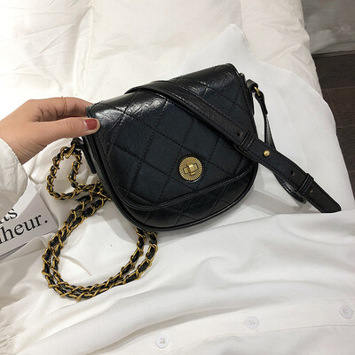 Qiao Bani 2019 new European&American style fashion simple street shooting solid color rhombic saddle bag shoulder diagonal tide handbag
Qiao Bani 2019 new European&American style fashion simple street shooting solid color rhombic saddle bag shoulder diagonal tide handbag