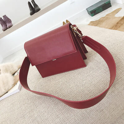 Qiao Bani 2019 new European&American style fashion street shooting simple solid color shoulder bag diagonal cross tide female bag cross-border special
Qiao Bani 2019 new European&American style fashion street shooting simple solid color shoulder bag diagonal cross tide female bag cross-border special