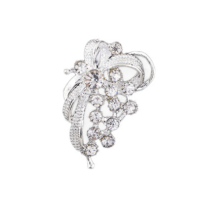 Newly Korean Fashion Simple Delicate Shiny Crystal Brooches Silver Plated Sweet Lovely Bowknot Collar Pin Brooch
Newly Korean Fashion Simple Delicate Shiny Crystal Brooches Silver Plated Sweet Lovely Bowknot Collar Pin Brooch