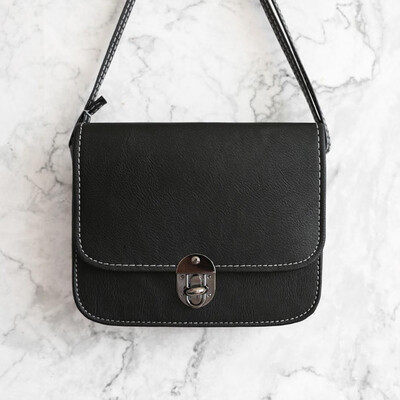 YanRong Shoulder bag fashion lady Messenger bag mobile phone bag travel shopping portable simple student small square bag
YanRong Shoulder bag fashion lady Messenger bag mobile phone bag travel shopping portable simple student small square bag