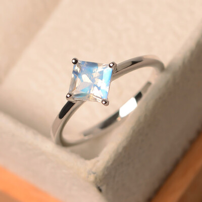 Luxurious Natural Gemstone Moonstone Ring Solid Silver Rings Bride Wedding Engagement Fine Jewelry
Luxurious Natural Gemstone Moonstone Ring Solid Silver Rings Bride Wedding Engagement Fine Jewelry