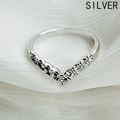 New Vintage Rings Love Heart Gold Color Round Crystal Engagement Ring for Women Jewelry Gift
New Vintage Rings Love Heart Gold Color Round Crystal Engagement Ring for Women Jewelry Gift