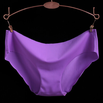 Women Sexy Low-Rise Briefs Ice Silk Seamless Wavy Edge Breathable Panties Solid Color Plus Size Briefs
Women Sexy Low-Rise Briefs Ice Silk Seamless Wavy Edge Breathable Panties Solid Color Plus Size Briefs
