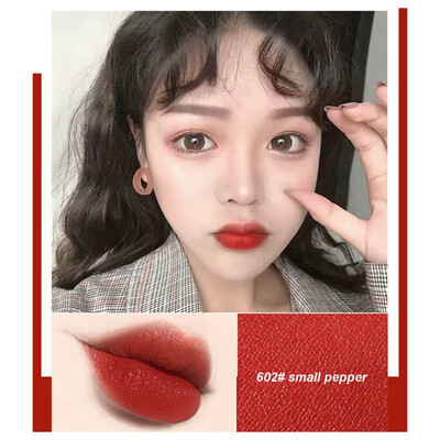 NEW Matte Small Gold Diamond Lip Glaze Moisturizing Waterproof Non-stick Cup Long-lasting Liquid Lipstick
NEW Matte Small Gold Diamond Lip Glaze Moisturizing Waterproof Non-stick Cup Long-lasting Liquid Lipstick