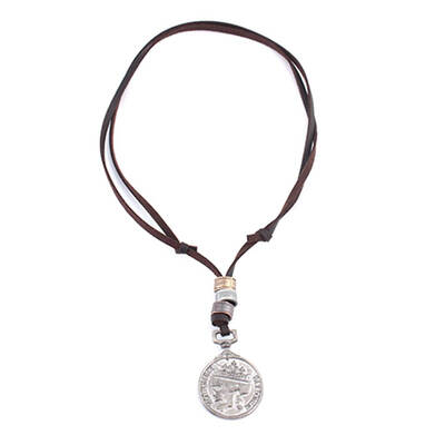 Men Women Skull Pendant Leather Necklace Round Long Chain Friendship Jewlery Gifts
Men Women Skull Pendant Leather Necklace Round Long Chain Friendship Jewlery Gifts