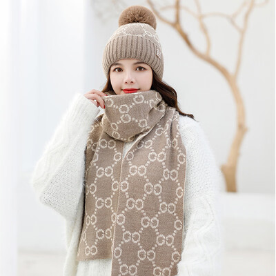 In autumn&winter simple fur ball hat ladies set knitted scarf two-piece fashion warm&cold-proof head cap
In autumn&winter simple fur ball hat ladies set knitted scarf two-piece fashion warm&cold-proof head cap