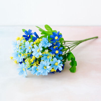 Artificial Daisy Flowers Plastic Fake Flowers Bunch Wedding Party Bouquet Flowers Home Decor Flowers
Artificial Daisy Flowers Plastic Fake Flowers Bunch Wedding Party Bouquet Flowers Home Decor Flowers