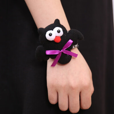 Halloween Flash Light Patted Hand Ring Interesting Children Animal Hand Ring Party Halloween Bar Nightclub Supplies New
Halloween Flash Light Patted Hand Ring Interesting Children Animal Hand Ring Party Halloween Bar Nightclub Supplies New