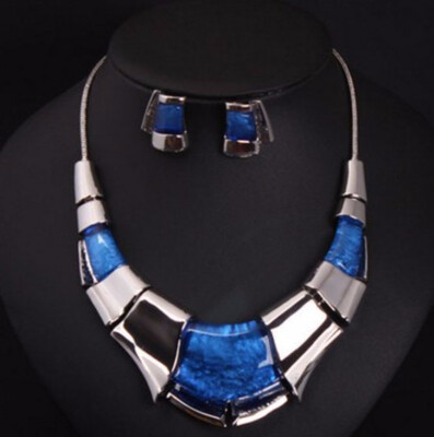 new nice America brand temperament gem brief paragraph clavicle necklace dinner set female high-grade fashion accessories
new nice America brand temperament gem brief paragraph clavicle necklace dinner set female high-grade fashion accessories