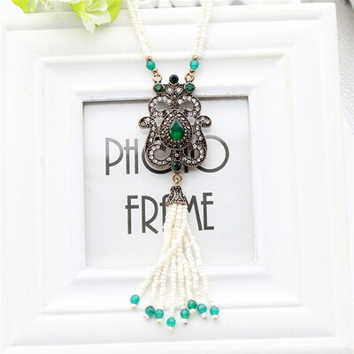 Fashion Beaded Necklace 70cm Turkish Hollow Flower Sweater Chain Antique Gold Color Resin Necklace Elegant Lady Ethnic Jewelry
Fashion Beaded Necklace 70cm Turkish Hollow Flower Sweater Chain Antique Gold Color Resin Necklace Elegant Lady Ethnic Jewelry