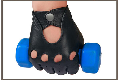 Svadilafei 1 pair Man Fashion Genuine Leather Black Half Finger Gloves Cool Heart Hollow Fingerless Gloves Boy Gloves Fitness
Svadilafei 1 pair Man Fashion Genuine Leather Black Half Finger Gloves Cool Heart Hollow Fingerless Gloves Boy Gloves Fitness