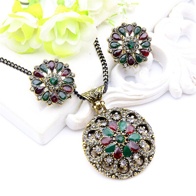 Vintage Women Round Flower Jewelry Sets Flower Earrings Round Pendant Necklace Nigeria Resin Jewelry Sets Bridal Ethnic Jewelry
Vintage Women Round Flower Jewelry Sets Flower Earrings Round Pendant Necklace Nigeria Resin Jewelry Sets Bridal Ethnic Jewelry