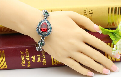 Vintage Bohemia Water Drop Bracelets Women Ethnic Crystal Jewelry Antique Silver Color Bracelet Pulseras Gypsy Bride Bijoux
Vintage Bohemia Water Drop Bracelets Women Ethnic Crystal Jewelry Antique Silver Color Bracelet Pulseras Gypsy Bride Bijoux
