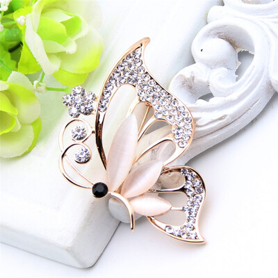 Fashion Romantic Ladies Butterfly Brooch Women Hollow Out Rhinestone Flower Insect Broches Brooches Opal Jewelry Lapel Hijab Pin
Fashion Romantic Ladies Butterfly Brooch Women Hollow Out Rhinestone Flower Insect Broches Brooches Opal Jewelry Lapel Hijab Pin