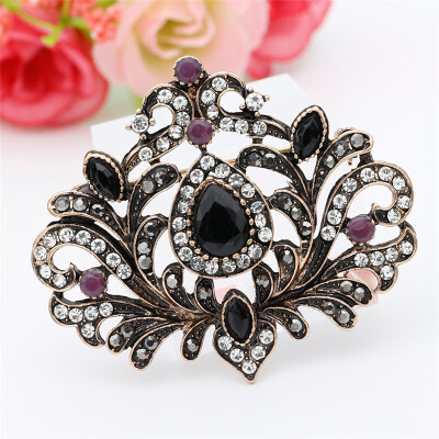 Fashion Turkish Women Hijab Brooch Antique Gold Color Hollow Flower Resin Corsage Jewelry Indian Bohemia Ethnic Wedding Bijoux
Fashion Turkish Women Hijab Brooch Antique Gold Color Hollow Flower Resin Corsage Jewelry Indian Bohemia Ethnic Wedding Bijoux