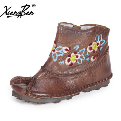 Xiangban Women Shoes Handmade Leather Casual Boots Female Flat Boots Ankle Boots Round Head hand-embroidered ethnic flowers
Xiangban Women Shoes Handmade Leather Casual Boots Female Flat Boots Ankle Boots Round Head hand-embroidered ethnic flowers