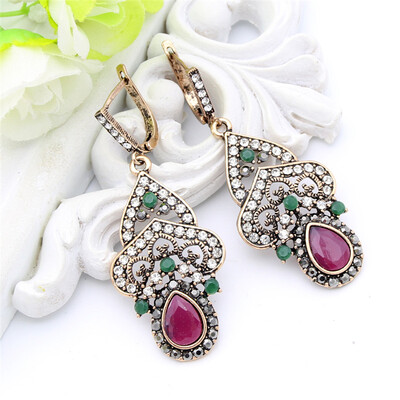 Vintage Turkish Women Hollow Flower Resin Arabesque Long Hook Earring Antique Gold Color Blue Crytal Jewelry India Bridal Bijoux
Vintage Turkish Women Hollow Flower Resin Arabesque Long Hook Earring Antique Gold Color Blue Crytal Jewelry India Bridal Bijoux