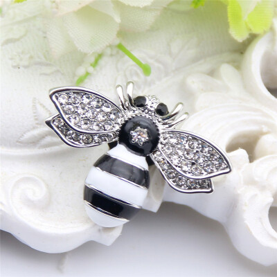Cute Bee Brooch Pin Women Lapel Pins Flies Insect Christmas Brooches Rhinestone Enamel Animal Jewelry Broches Girl Festival Gift
Cute Bee Brooch Pin Women Lapel Pins Flies Insect Christmas Brooches Rhinestone Enamel Animal Jewelry Broches Girl Festival Gift
