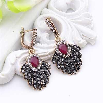 Vintage Turkish Women Palm Leaf Resin Hook Earring Necklace Jewelry Sets Antique Gold Color Arabesque Bride Pendant Necklace
Vintage Turkish Women Palm Leaf Resin Hook Earring Necklace Jewelry Sets Antique Gold Color Arabesque Bride Pendant Necklace