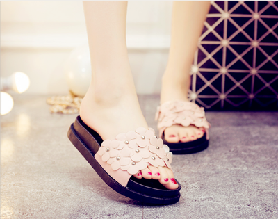 Simi Xu summer mixed color candy shoes rivets female sandals exposed toe mule slippers home black&white punk style jelly plast
Simi Xu summer mixed color candy shoes rivets female sandals exposed toe mule slippers home black&white punk style jelly plast