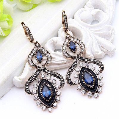 Vintage TurKish Women Flower Resin Drop Earring Princess Hook Antique Gold Color Dangle Earring Arab Ethnic Express Love Jewelry
Vintage TurKish Women Flower Resin Drop Earring Princess Hook Antique Gold Color Dangle Earring Arab Ethnic Express Love Jewelry