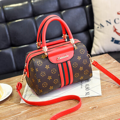 SGARR High Quality PU Leather Women Crossbody Bags New Fashion Female Small Messenger Bag Luxury Designer Women Shoulder handbags
SGARR High Quality PU Leather Women Crossbody Bags New Fashion Female Small Messenger Bag Luxury Designer Women Shoulder handbags