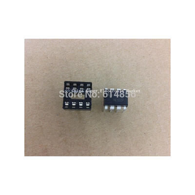 20pcs 10 each NE555 IC 555 & 8 Pin DIP Sockets 
20pcs 10 each NE555 IC 555 & 8 Pin DIP Sockets