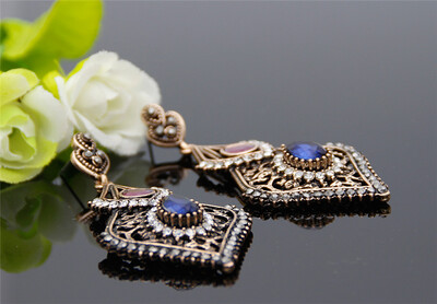 Vintage Turkish Women Resin Flower Long Drop Earring Bohemia Fashion Jewelry Antique Gold Color Indian Bridal Wedding Bijoux
Vintage Turkish Women Resin Flower Long Drop Earring Bohemia Fashion Jewelry Antique Gold Color Indian Bridal Wedding Bijoux