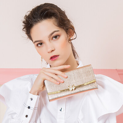 Monalisa lady wallet butterfly flying series leather long clutch bag multi-card position buckle wallet D9M6044 gold powder
Monalisa lady wallet butterfly flying series leather long clutch bag multi-card position buckle wallet D9M6044 gold powder