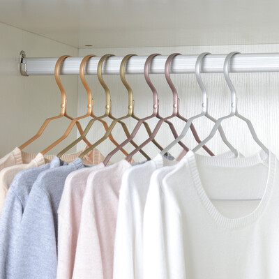 Bingyou luxury aluminum alloy hangers no clothes clothes rack hangers non-slip clothes hanging colorful silver 5 pieces 42cm
Bingyou luxury aluminum alloy hangers no clothes clothes rack hangers non-slip clothes hanging colorful silver 5 pieces 42cm