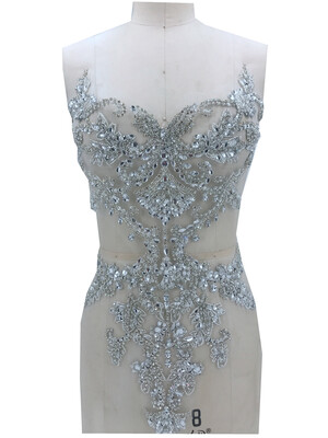Чистая ручная серебристая шитье на Rhinestones applique на сетчатых кристаллах с отделкой 56 * 37 см для аксессуара для свадебного платья
Чистая ручная серебристая шитье на Rhinestones applique на сетчатых кристаллах с отделкой 56 * 37 см для аксессуара для свадебного платья