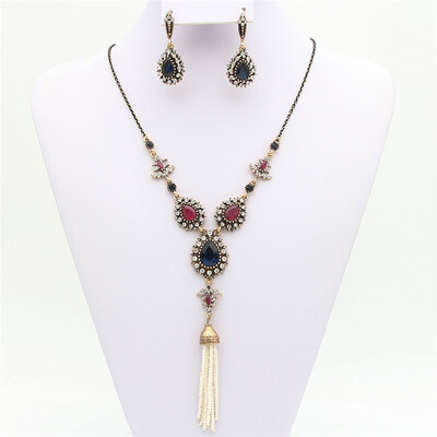 Vintage Women Flower Jewelry устанавливает турецкую смолу антикварные ювелирные изделия из смолы с капюшоном из ожерелья из бисера 
Vintage Women Flower Jewelry устанавливает турецкую смолу антикварные ювелирные изделия из смолы с капюшоном из ожерелья из бисера