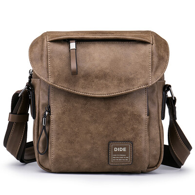 Dede DiDe shoulder bag mens bag retro wind Messenger bag casual vertical backpack DQ820 khaki
Dede DiDe shoulder bag mens bag retro wind Messenger bag casual vertical backpack DQ820 khaki