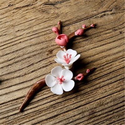 Hand-painted ceramic flower plum ornaments Creative TV background wall decorations wall pendant home decorations craft
Hand-painted ceramic flower plum ornaments Creative TV background wall decorations wall pendant home decorations craft