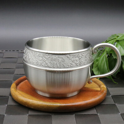 Oriental Pewter - Pewter Coffee Cup with Wooden Saucer Hand Carved Beautiful Embossed CCW Pure Tin 97&Lead-Free Handmade in T
Oriental Pewter - Pewter Coffee Cup with Wooden Saucer Hand Carved Beautiful Embossed CCW Pure Tin 97&Lead-Free Handmade in T